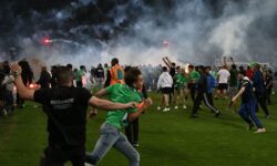 فوتبال فرانسه باز هم حادثه آفرید؛ سقوط با طعم کتک برای بازیکنان سنت‌اتین