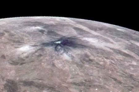 کاوشگر ناسا تصاویری از سیاره مشتری و قمر آن ثبت کرد