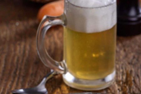 آيا نوشیدن آبجو پیش از مشروب خمارتان می‌کند؟