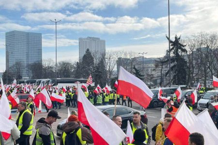 تجمع کشاورزان لهستانی در ادامه اعتراض به سیاست‌های اتحادیه اروپا، این بار در مرز لیتوانی